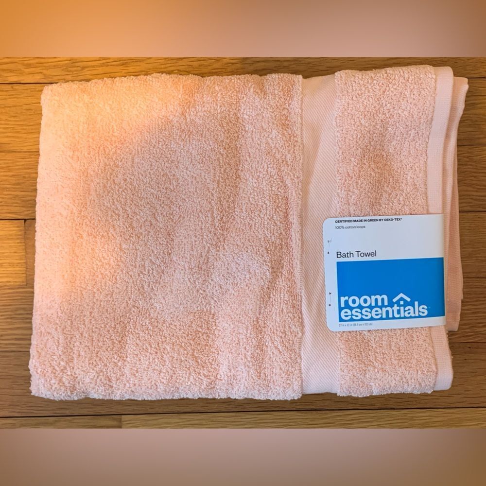 Room Essentials Soft Blush Bath Towel Peach